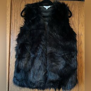 Black faux fur vest - Small
